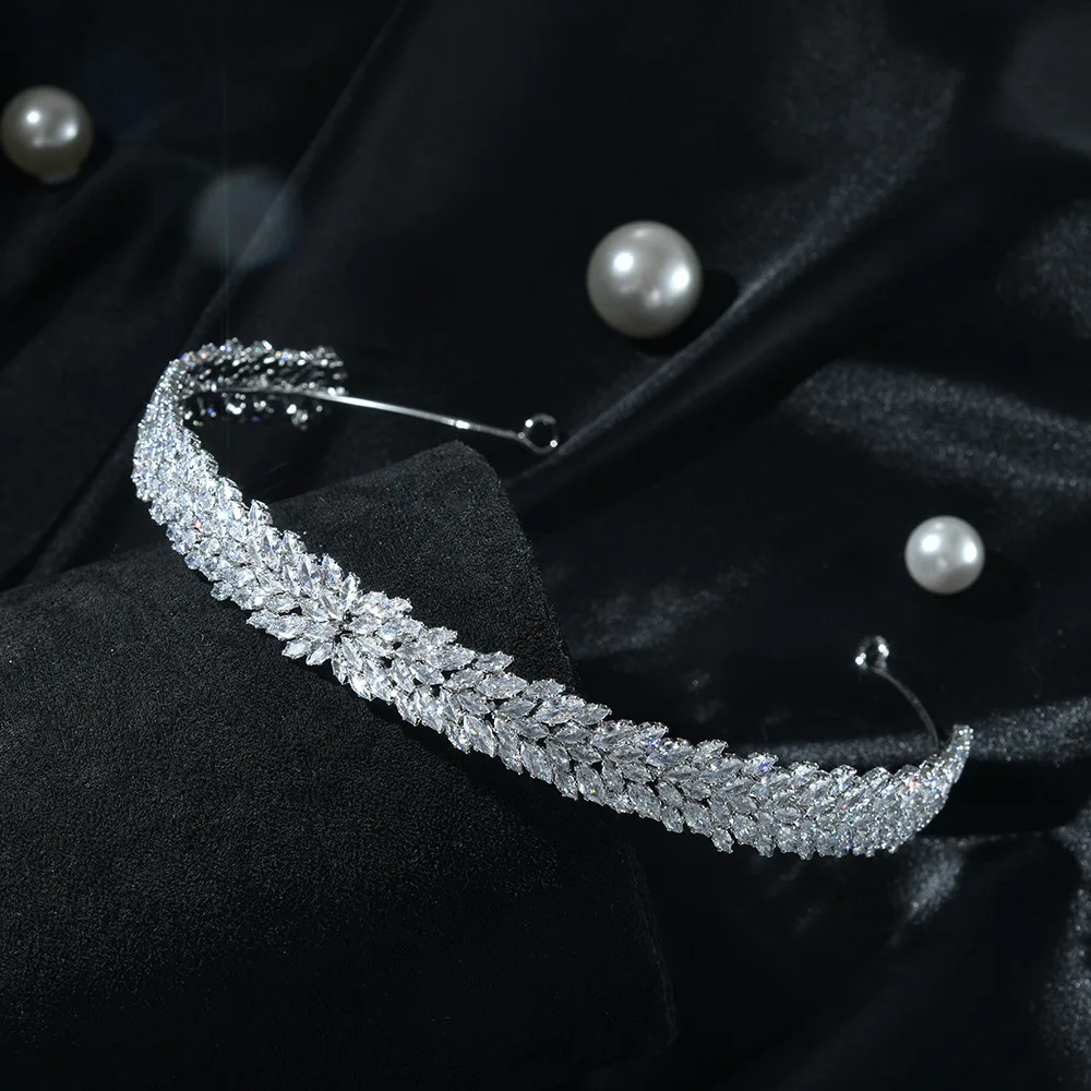 Luxury Bridal Headband For Wedding Hair Jewelry Headpiece Zircon CZ Sliver Bride Crowns Tiaras Women Girl Party Prom Headdress
Luxury Bridal Headband For Wedding Hair Jewelry Headpiece Zircon CZ Sliver Bride Crowns Tiaras Women Girl Party Prom Headdress