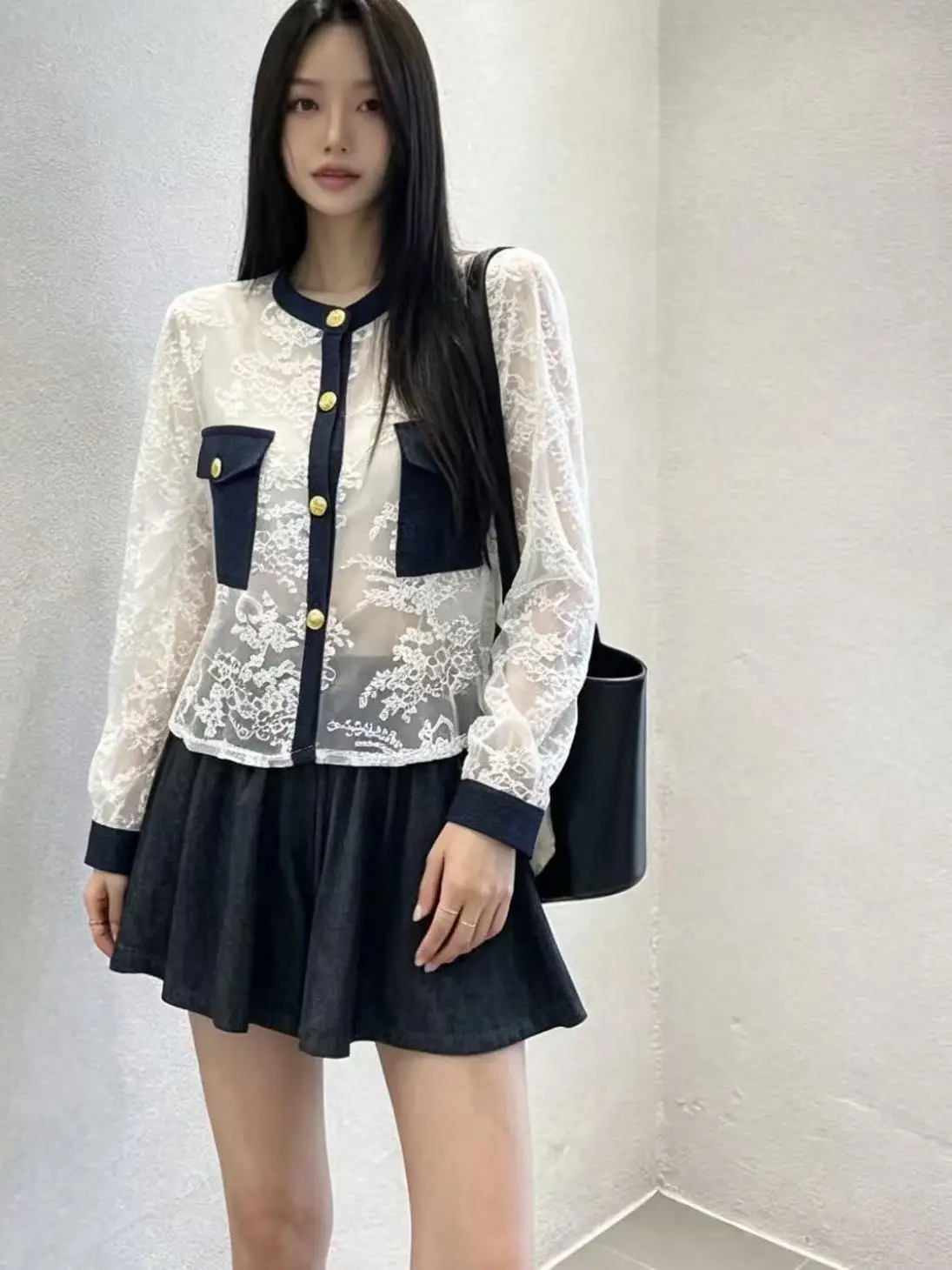 Slimming Floral Embroidery Casual Long Sleeve Women's Shirt Korean Style Straight Cut Patchwork Design Breathable Summer Top
Slimming Floral Embroidery Casual Long Sleeve Women's Shirt Korean Style Straight Cut Patchwork Design Breathable Summer Top