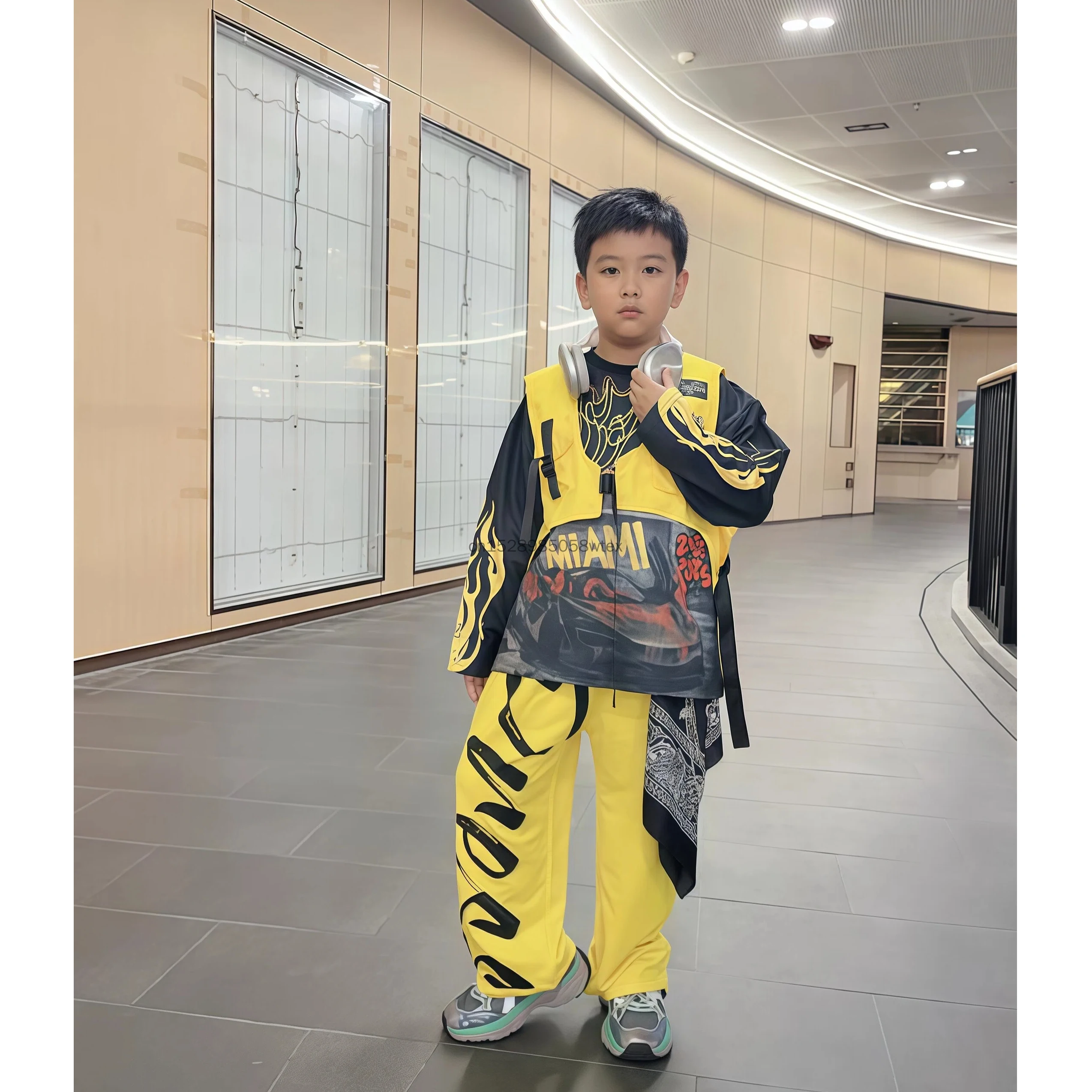 Teen Girls K-pop Hip Hop Outfit Vest Sweatshirt + Yellow Pants 2Pcs Set Jazz Street Dance Group Stage Show Streetwear Costume
Teen Girls K-pop Hip Hop Outfit Vest Sweatshirt + Yellow Pants 2Pcs Set Jazz Street Dance Group Stage Show Streetwear Costume