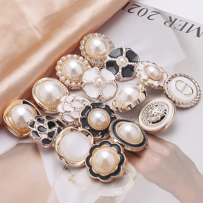 New Electroplated Button Small Fragrant Round Cardigan Sweater Coat Windbreaker Pearl Button Diy Clothing Sewing Accessories
New Electroplated Button Small Fragrant Round Cardigan Sweater Coat Windbreaker Pearl Button Diy Clothing Sewing Accessories