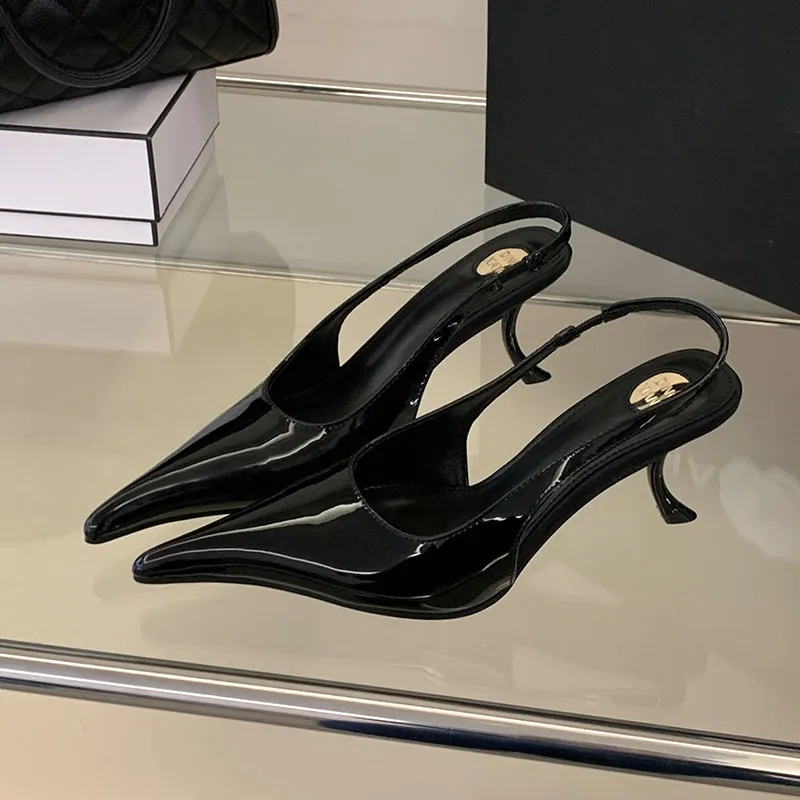 Дизайнерские модные туфли-лодочки с острым носком на высоком каблуке для женщин, туфли-слингбэки на шпильке для вечеринок и свадеб
Дизайнерские модные туфли-лодочки с острым носком на высоком каблуке для женщин, туфли-слингбэки на шпильке для вечеринок и свадеб
