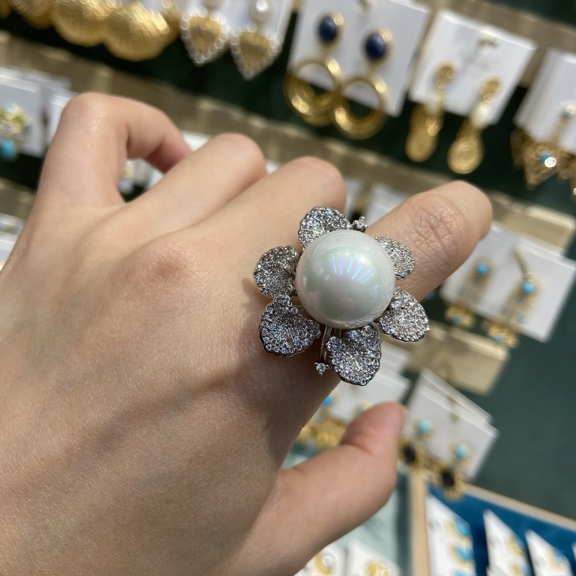 white zirconia flower open ring for women elegant sweet jewelry big artificial pearl ring
white zirconia flower open ring for women elegant sweet jewelry big artificial pearl ring