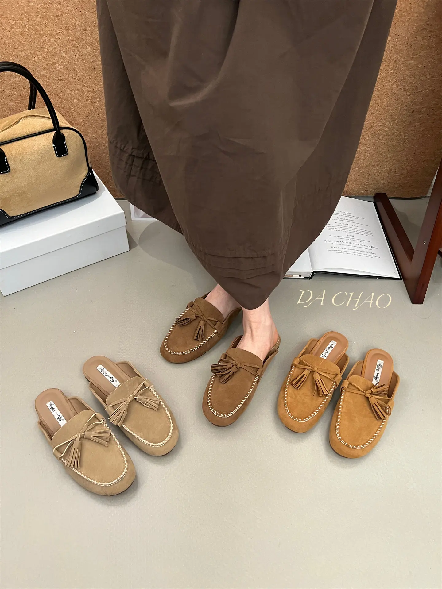 Low Heel British Style Square Head Heelless Lazy Mueller shoes female Loafers Luxury Slides 2026 Summer New Driving Slippers
Low Heel British Style Square Head Heelless Lazy Mueller shoes female Loafers Luxury Slides 2026 Summer New Driving Slippers