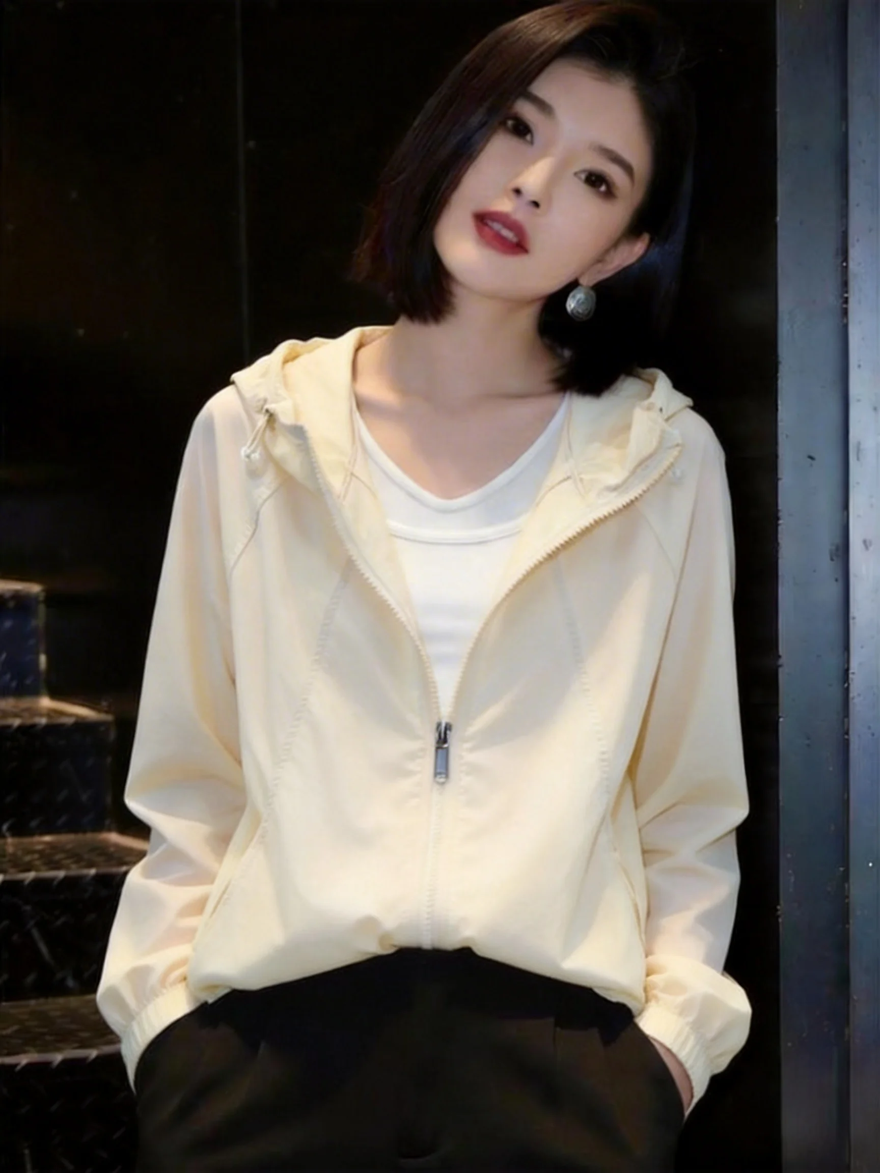Summer Thin Hooded Women's Pure Color Casual Versatile Workwear Zipper Jacket High UV Protection Fashionable Commute Style
Summer Thin Hooded Women's Pure Color Casual Versatile Workwear Zipper Jacket High UV Protection Fashionable Commute Style
