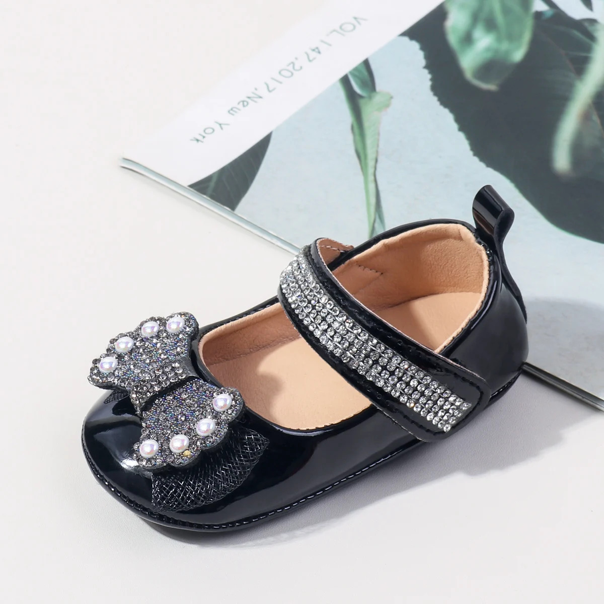 2023 весенне-осенние туфли принцессы для маленьких девочек от 0 до 18 месяцев с высококачественной искусственной кожей и модным дизайном, мягкая TPR подошва
2023 весенне-осенние туфли принцессы для маленьких девочек от 0 до 18 месяцев с высококачественной искусственной кожей и модным дизайном, мягкая TPR подошва