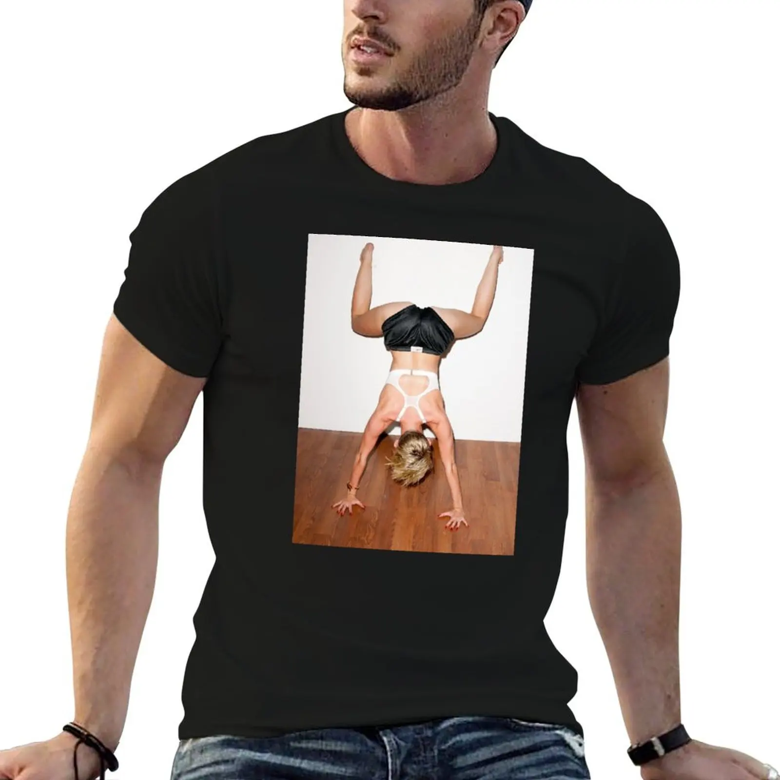 Twerking Miley T-Shirt custom shirt oversized summer tops designer shirts black t-shirts for men
Twerking Miley T-Shirt custom shirt oversized summer tops designer shirts black t-shirts for men