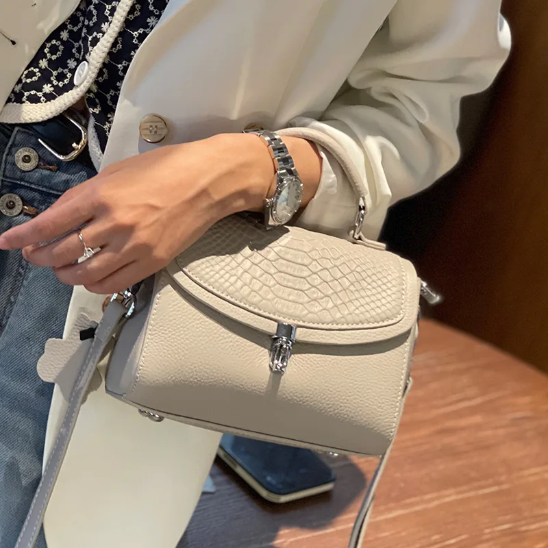 New Genuine Leather Bags Female Fashion Vintage Alligator Crossbody Handbag Small Luxury Box Shoulder Tote Bags For Women Purse
New Genuine Leather Bags Female Fashion Vintage Alligator Crossbody Handbag Small Luxury Box Shoulder Tote Bags For Women Purse