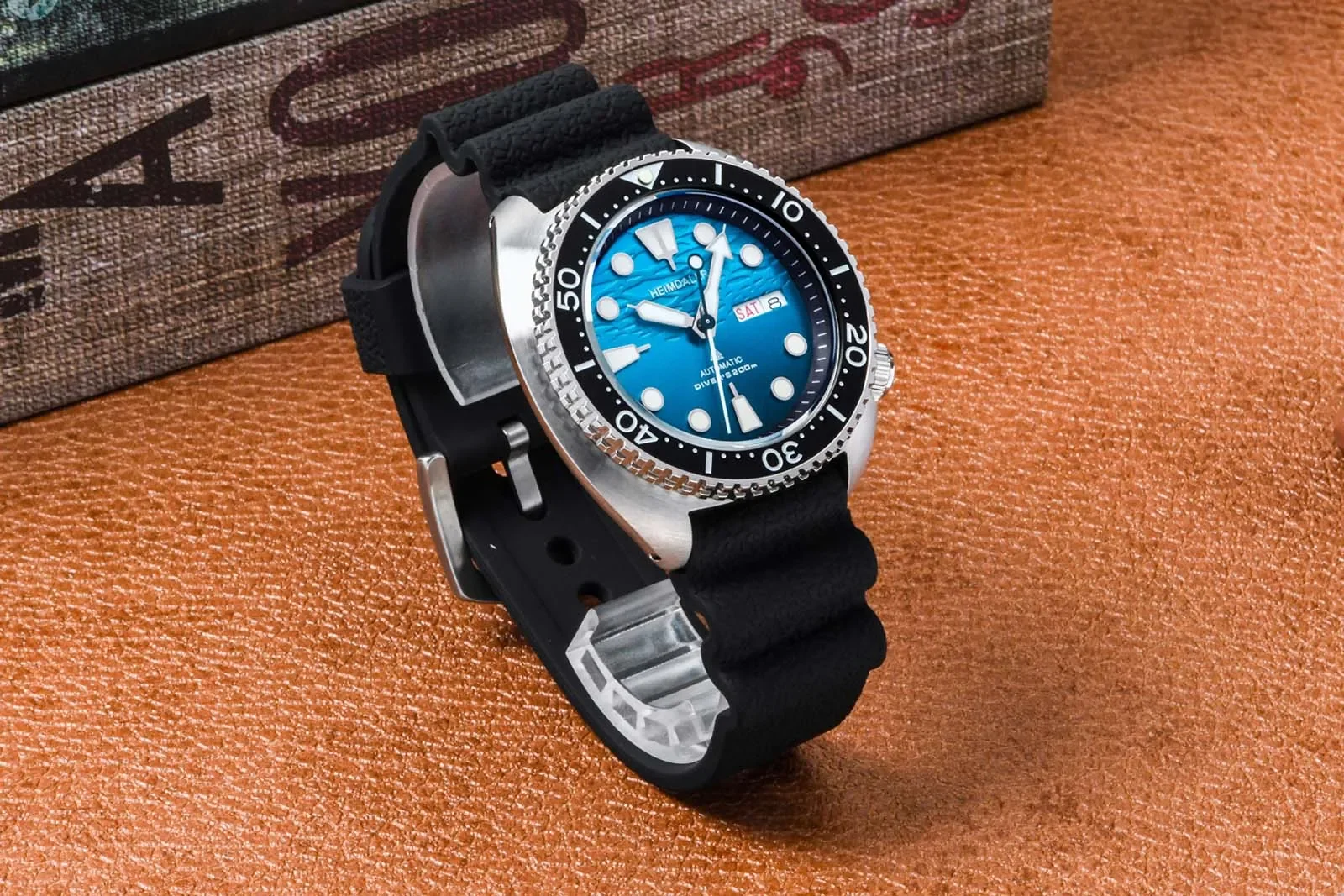 Heimdallr Turtle 45 мм мужские часы NH35 механизм керамический безель сапфир BGW-9 светящиеся водонепроницаемые 200 м автоматические механические часы
Heimdallr Turtle 45 мм мужские часы NH35 механизм керамический безель сапфир BGW-9 светящиеся водонепроницаемые 200 м автоматические механические часы