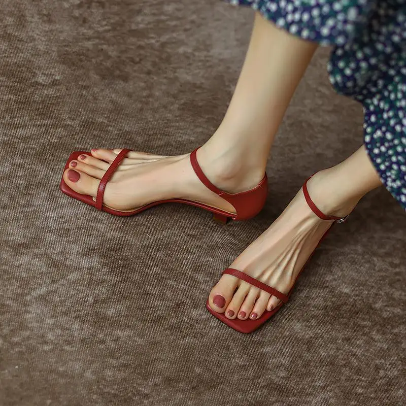 Minimalist Square Toe One-line Open-toe Sandals for Women's Summer in 2026, Versatile Slim Heel Anti-slip High-heeled Sandals
Minimalist Square Toe One-line Open-toe Sandals for Women's Summer in 2026, Versatile Slim Heel Anti-slip High-heeled Sandals