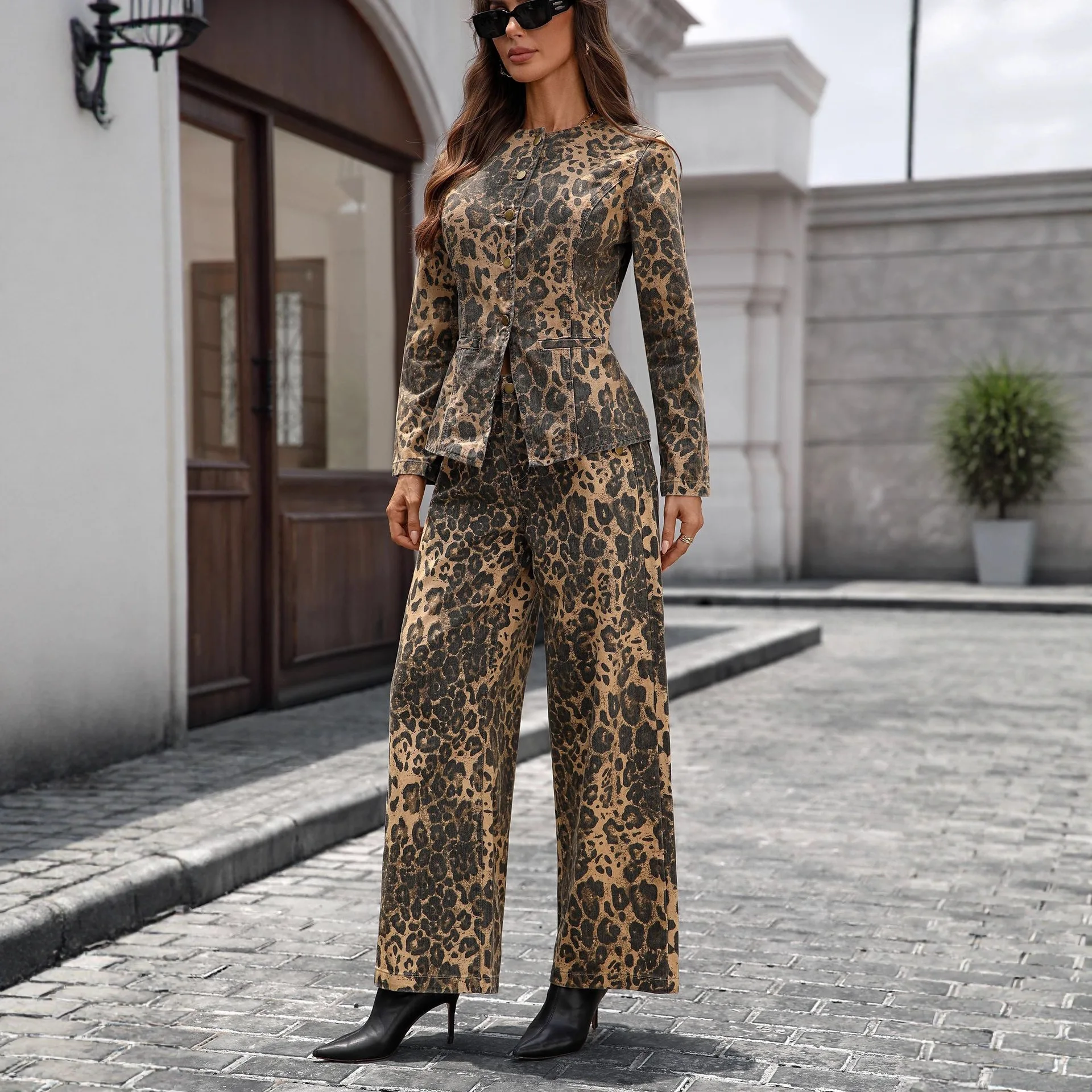 Chic Washed Jeans Sets Women 2 Piece Sets Jeans Outfits Leopard Print Fashion Elegant Denim Long-sleeved Top Coats Set Y2K
Chic Washed Jeans Sets Women 2 Piece Sets Jeans Outfits Leopard Print Fashion Elegant Denim Long-sleeved Top Coats Set Y2K
