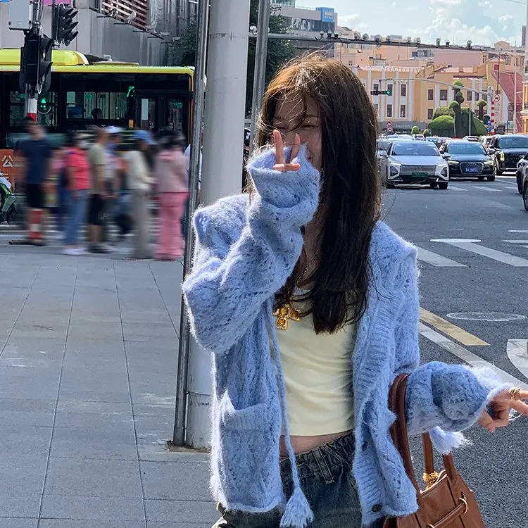 Ladies' Blue Lazy Style Sweater Coat Autumn Winter New Arrival Korean System Loose Fit Shoulder Drop Polyester Fiber 100%
Ladies' Blue Lazy Style Sweater Coat Autumn Winter New Arrival Korean System Loose Fit Shoulder Drop Polyester Fiber 100%