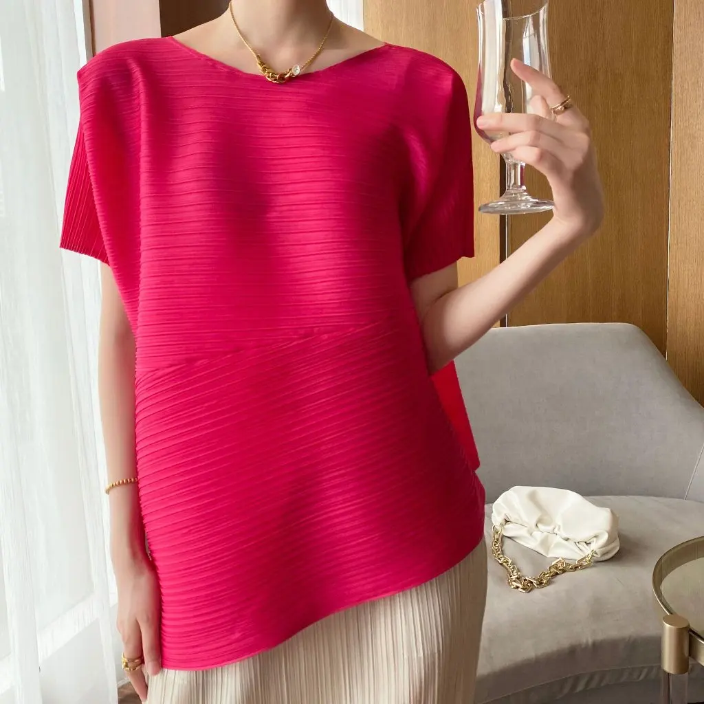 Летняя стильная футболка большого размера, плиссированная асимметричная футболка с короткими рукавами и небольшим ароматом, свободная посадка для женщин
Летняя стильная футболка большого размера, плиссированная асимметричная футболка с короткими рукавами и небольшим ароматом, свободная посадка для женщин