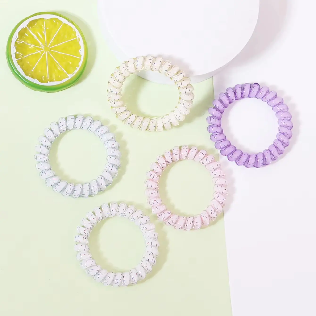 Hairdressing spiral phone line headband, cute hair accessories, convenient for carrying on trips, special for real hair wigs
Hairdressing spiral phone line headband, cute hair accessories, convenient for carrying on trips, special for real hair wigs