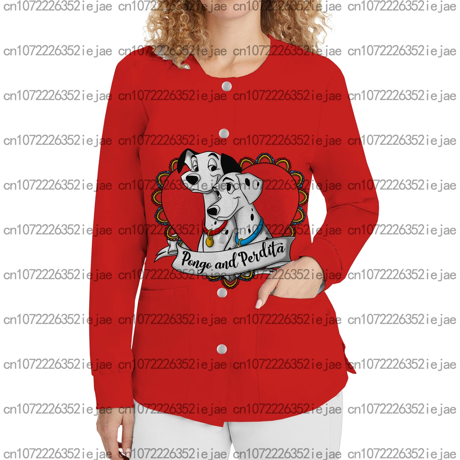 Новый кардиган с круглым вырезом и двойным карманом, длинными рукавами, женская универсальная матовая куртка, милая униформа медсестры с принтом Disney Dalmatian
Новый кардиган с круглым вырезом и двойным карманом, длинными рукавами, женская универсальная матовая куртка, милая униформа медсестры с принтом Disney Dalmatian