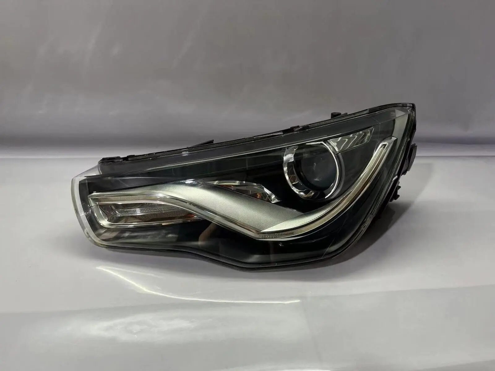 apply Audi A1 8XA 8XF HID xenon left and right 2 headlights 2011-2018 EU version 8X0941004M 8X0941003M
apply Audi A1 8XA 8XF HID xenon left and right 2 headlights 2011-2018 EU version 8X0941004M 8X0941003M