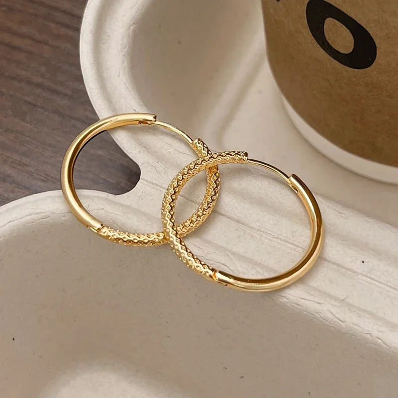 Real 925 Sterling Silver Vintage Irregular Surface Round Hoop Earring for Women Minimalist Fine Jewelry Light Luxury Accessories
Real 925 Sterling Silver Vintage Irregular Surface Round Hoop Earring for Women Minimalist Fine Jewelry Light Luxury Accessories