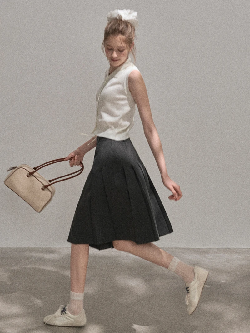 Женская плиссированная юбка А-силуэта, весна 2026, новая коллекция, в студенческом стиле, стройнящая, с завышенной талией, для повседневной носки, из смесового полиэстера
Женская плиссированная юбка А-силуэта, весна 2026, новая коллекция, в студенческом стиле, стройнящая, с завышенной талией, для повседневной носки, из смесового полиэстера