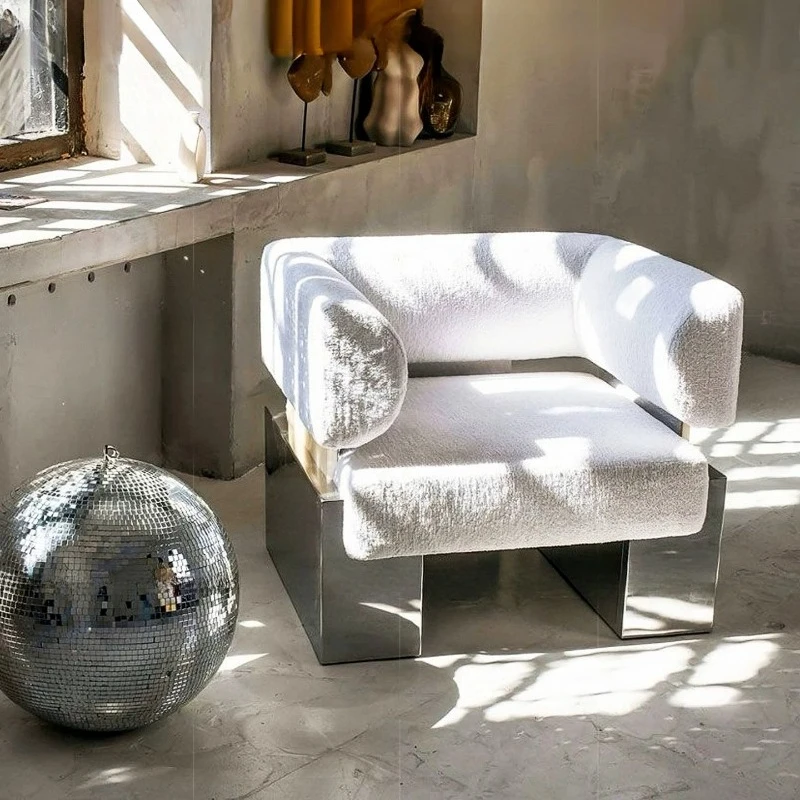 Light luxury fabric single sofa chair living room villa home high-end stainless steel leisure backrest chair
Light luxury fabric single sofa chair living room villa home high-end stainless steel leisure backrest chair