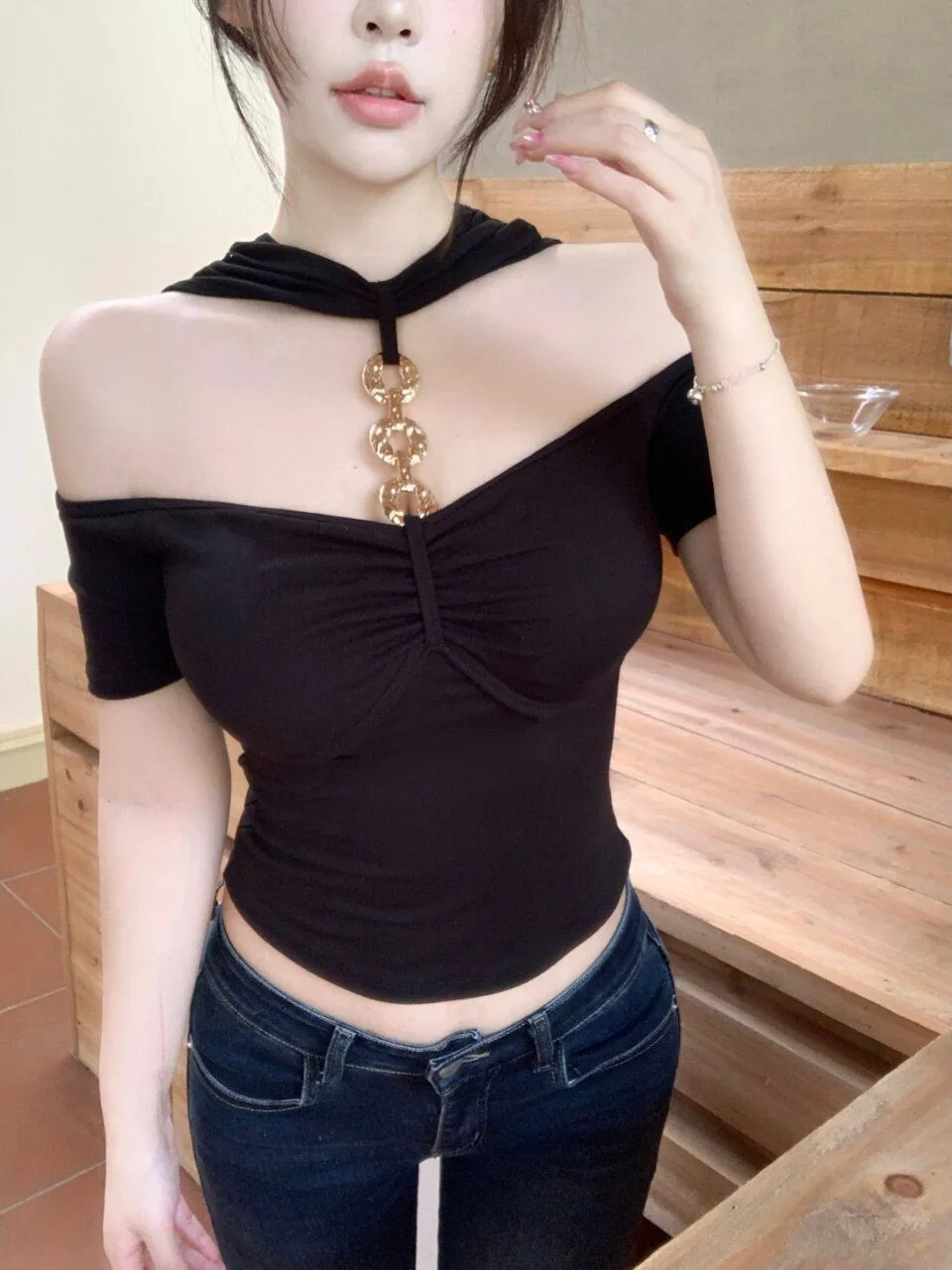 Sexy Short Sleeve T-Shirt Women's Tight Fit round Neck Ring Design Summer New Style Ins Short Length Top Casual Wear Inner Match
Sexy Short Sleeve T-Shirt Women's Tight Fit round Neck Ring Design Summer New Style Ins Short Length Top Casual Wear Inner Match