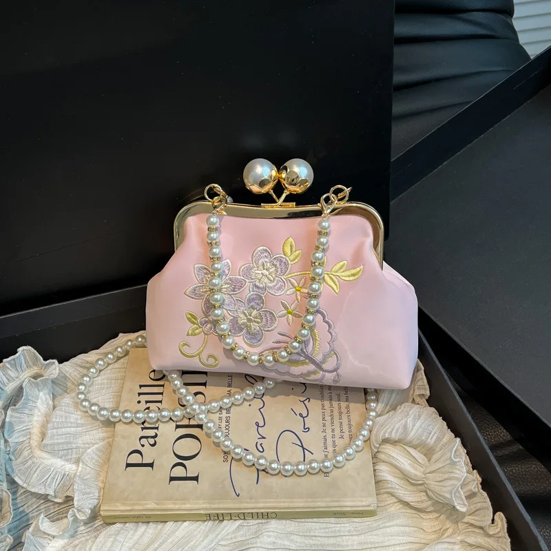 Chinese Style Pearl Shoulder Bag Coin Purse Embroidery Luxury Purse Women Summer Phone Bags Trend Party Bag Women's Handbag
Chinese Style Pearl Shoulder Bag Coin Purse Embroidery Luxury Purse Women Summer Phone Bags Trend Party Bag Women's Handbag