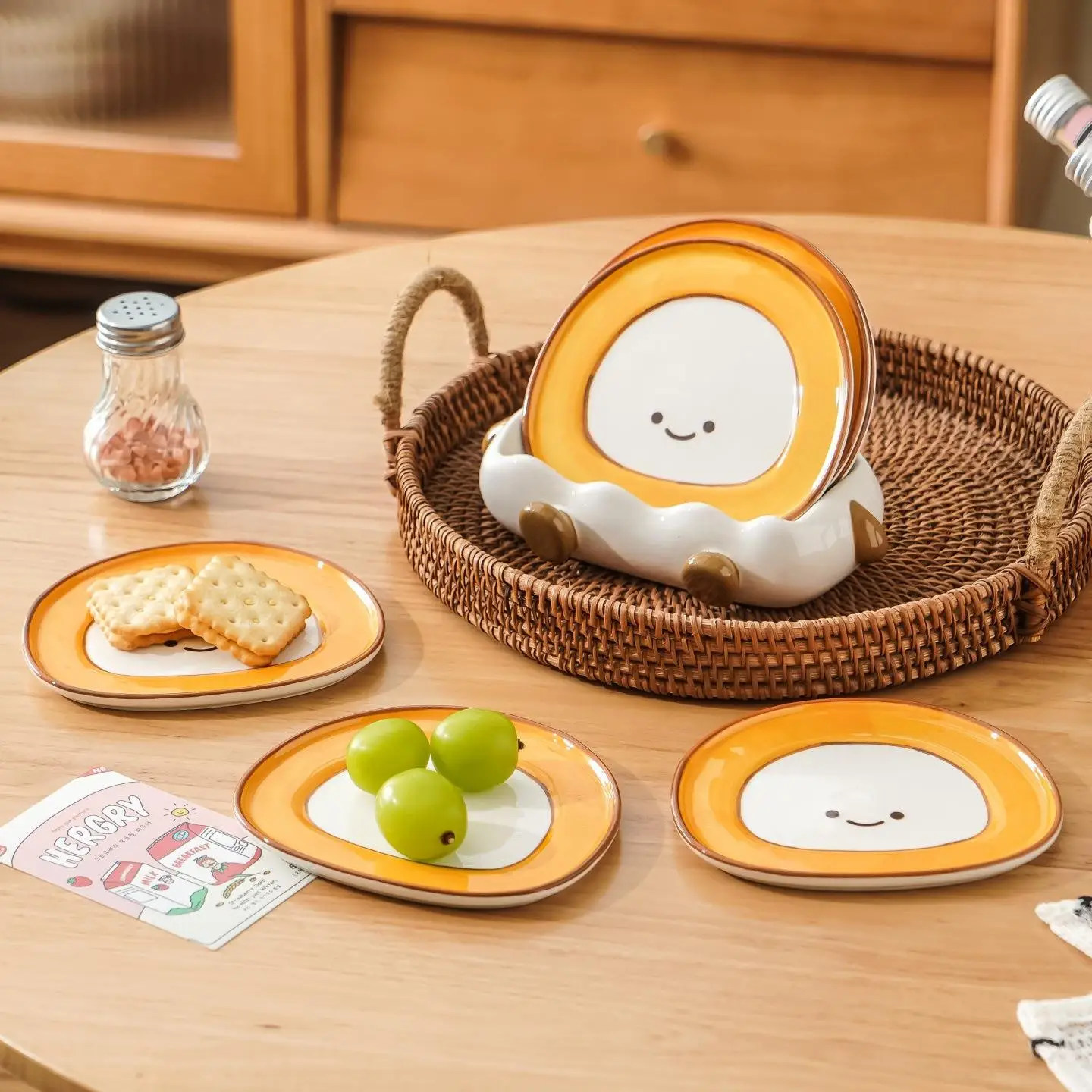 Creative Smiling Face Ceramic Bone Dishes Set Nordic Style round Shape Fruit Snack Plates High Aesthetic Value Food Waste Tray
Creative Smiling Face Ceramic Bone Dishes Set Nordic Style round Shape Fruit Snack Plates High Aesthetic Value Food Waste Tray