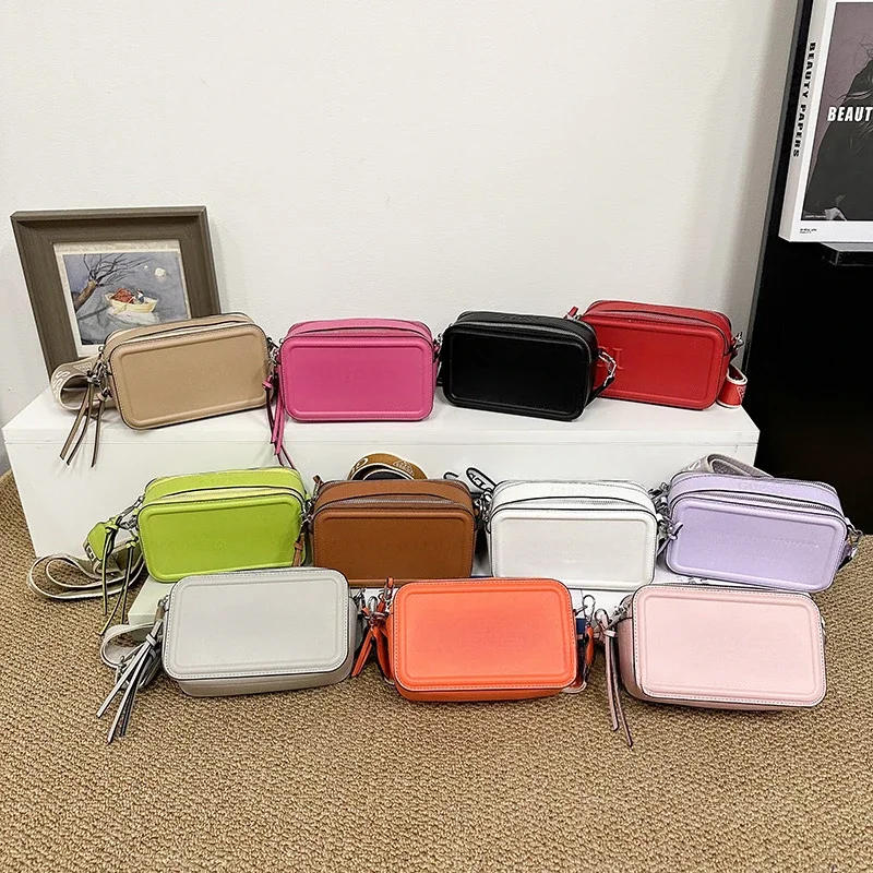 2025 Small Square Bag Womens New Trend Fashion Women's Bag Shoulder Crossbody Camera Bag Letter G Design New Small Bags
2025 Small Square Bag Womens New Trend Fashion Women's Bag Shoulder Crossbody Camera Bag Letter G Design New Small Bags