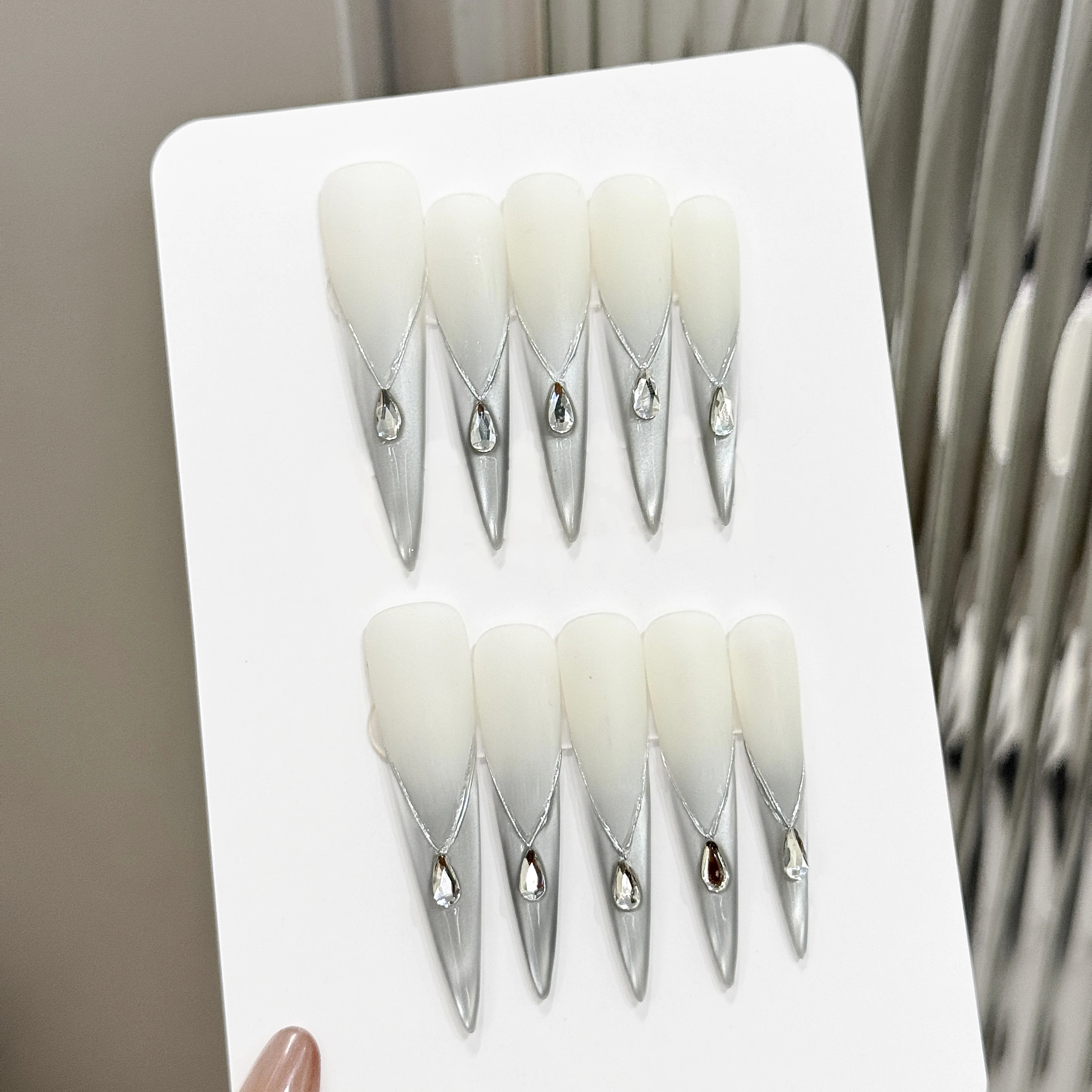 10Pcs Extra Long Nails Gothic Handmade Fake Nails Y2K Spice Girls Press On Nails OmbreFalse Nail Tips Water Drop Crystal Design
10Pcs Extra Long Nails Gothic Handmade Fake Nails Y2K Spice Girls Press On Nails OmbreFalse Nail Tips Water Drop Crystal Design