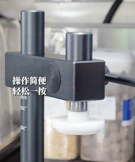 Manual Disposable Can Sealing Machine, Manual Automatic Sealing Machine, Commercial Milk Tea Capping Machine
Manual Disposable Can Sealing Machine, Manual Automatic Sealing Machine, Commercial Milk Tea Capping Machine