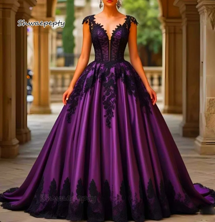 Vintage Gothic Purple Wedding Dresses with Black Lace Appliques Satin A-Line Bridal Gowns Vestido De Novia Customized
Vintage Gothic Purple Wedding Dresses with Black Lace Appliques Satin A-Line Bridal Gowns Vestido De Novia Customized