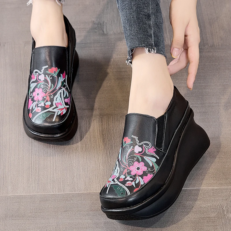 GKTINOO 2024 Spring Ethnic Style Women Genuine Leather Shoes Slip-On Wedges Heels Shoes Thick Sole Casual Ladies Platform Shoes
GKTINOO 2024 Spring Ethnic Style Women Genuine Leather Shoes Slip-On Wedges Heels Shoes Thick Sole Casual Ladies Platform Shoes