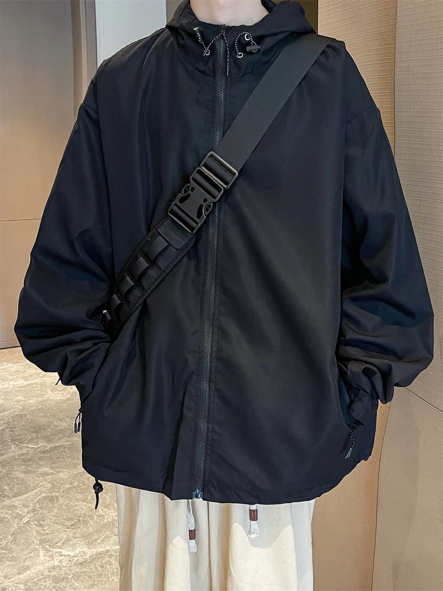 Bla Hooded Windproof Jaet Men's Outdoor Youth Casual American Sle Loose Top irt Coat for Teenagers Summer Zipper
Bla Hooded Windproof Jaet Men's Outdoor Youth Casual American Sle Loose Top irt Coat for Teenagers Summer Zipper