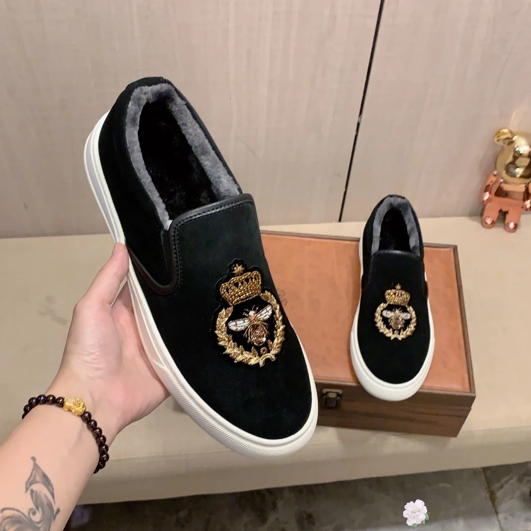 Winter wool plush Men's Sport Shoes SLIP-ON Handmade Leather Casual Shoes Design Sneakers Man Comfortable Sports shoes
Winter wool plush Men's Sport Shoes SLIP-ON Handmade Leather Casual Shoes Design Sneakers Man Comfortable Sports shoes