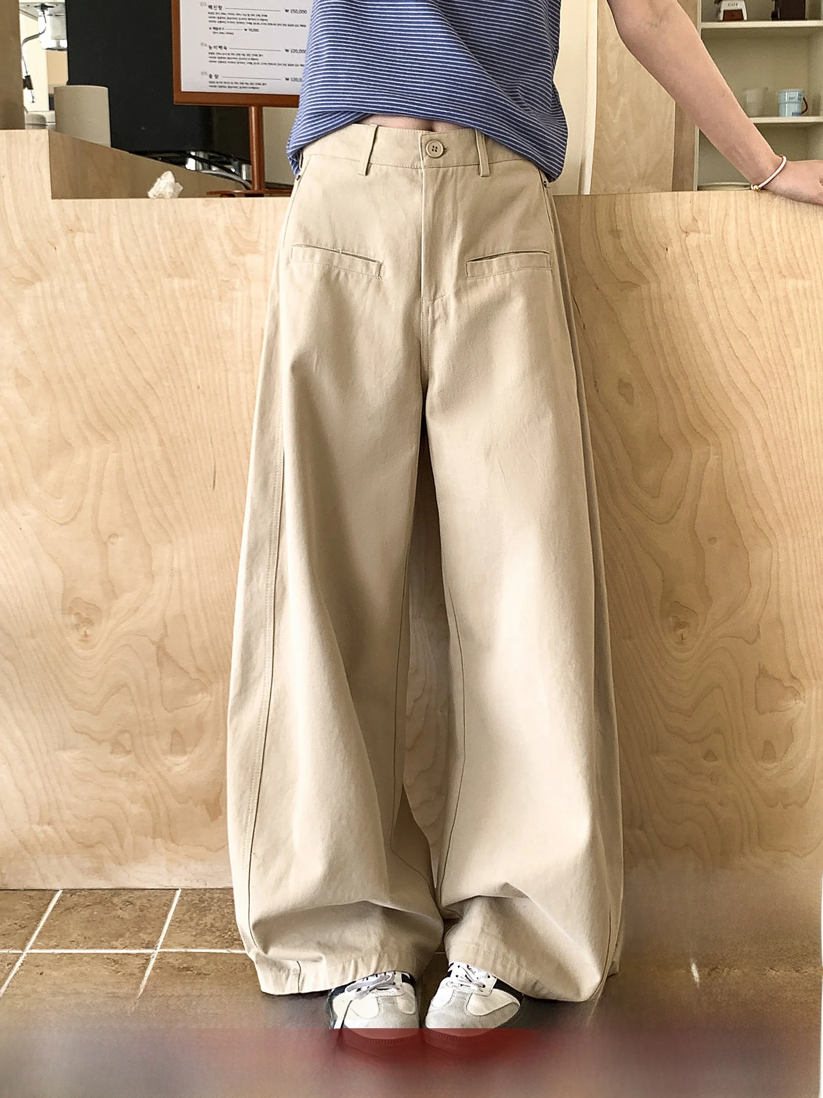 VS What Loose Wide Leg Casual Pants Spring Summer Light Color Design Sense Conceal Meat Sensation Drapey Casual Pants
VS What Loose Wide Leg Casual Pants Spring Summer Light Color Design Sense Conceal Meat Sensation Drapey Casual Pants