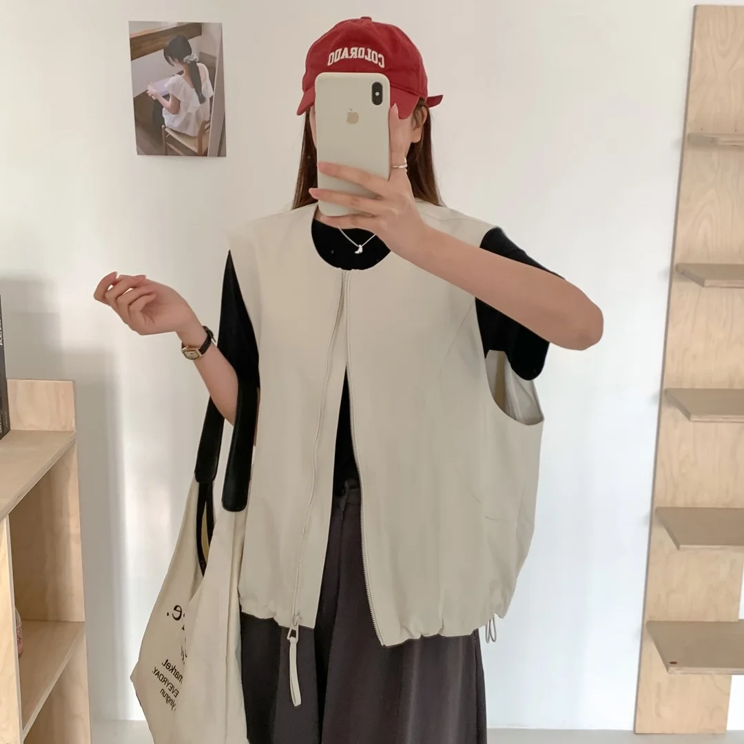 Простой круглый жилет на молнии Ne Svel для женщин, модный, универсальный, стройнящий, из смесового хлопка, верхняя одежда Jaet
Простой круглый жилет на молнии Ne Svel для женщин, модный, универсальный, стройнящий, из смесового хлопка, верхняя одежда Jaet