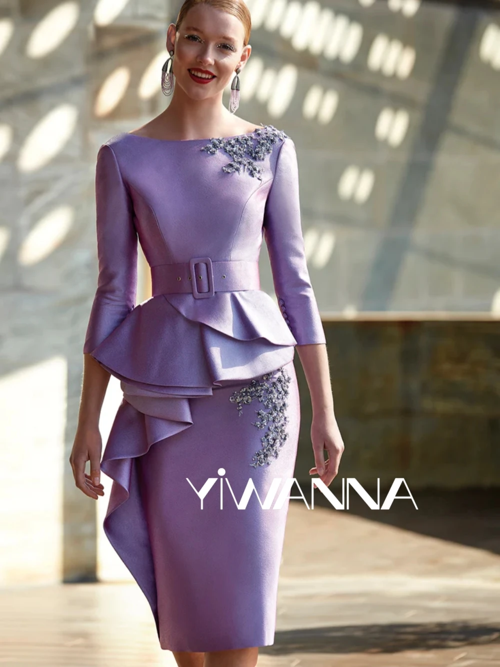 2025 3/4 Sleeve Backless Mother Of The Bride Dress Customized Classic Appliques Prom Dress Elegant Knee-length Evening Gown
2025 3/4 Sleeve Backless Mother Of The Bride Dress Customized Classic Appliques Prom Dress Elegant Knee-length Evening Gown