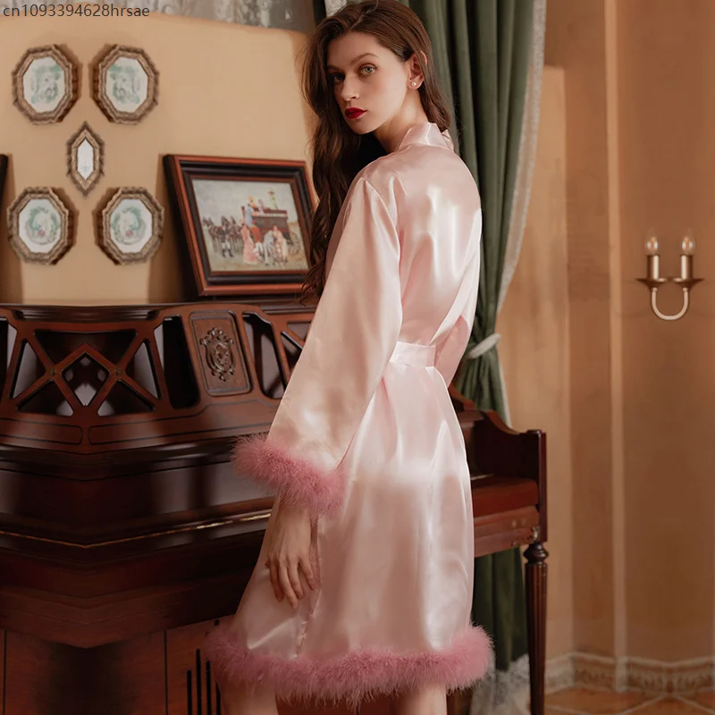 Women Feather Robe With Fur Sleepwear Bride Morning Satin Robes Nightgown Dress Elegant Wedding Bridesmaid Robe Gown Bathrobe
Women Feather Robe With Fur Sleepwear Bride Morning Satin Robes Nightgown Dress Elegant Wedding Bridesmaid Robe Gown Bathrobe
