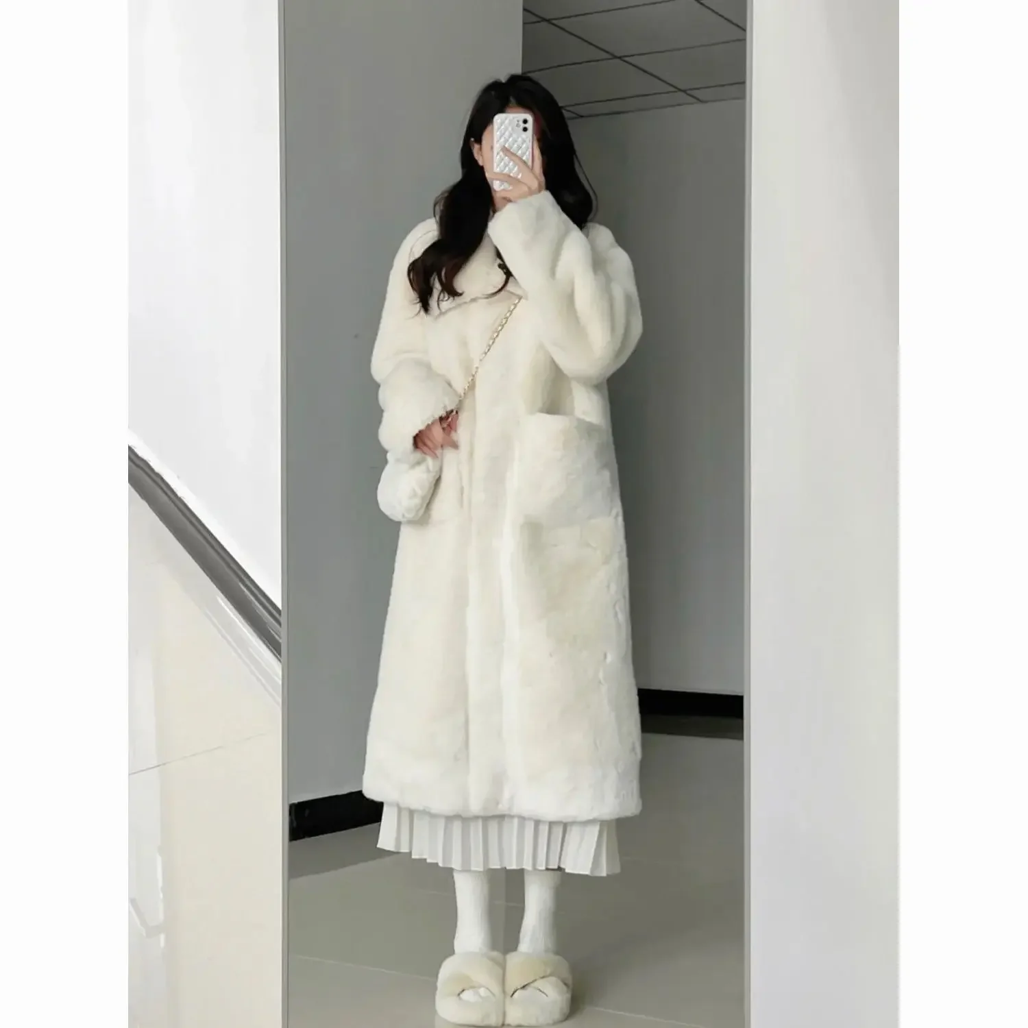 Autumn Winter Faux Fur Warm Midi Coat Female Fashion Korean Lapel Pocket Casual Jacket Solid Elegant All Match Long Outerwear
Autumn Winter Faux Fur Warm Midi Coat Female Fashion Korean Lapel Pocket Casual Jacket Solid Elegant All Match Long Outerwear