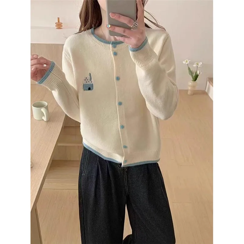 Осень-зима шикарный вязаный кардиган с мультяшной вышивкой, женская одежда, повседневные универсальные свитера на пуговицах с длинными рукавами, женские милые топы
Осень-зима шикарный вязаный кардиган с мультяшной вышивкой, женская одежда, повседневные универсальные свитера на пуговицах с длинными рукавами, женские милые топы