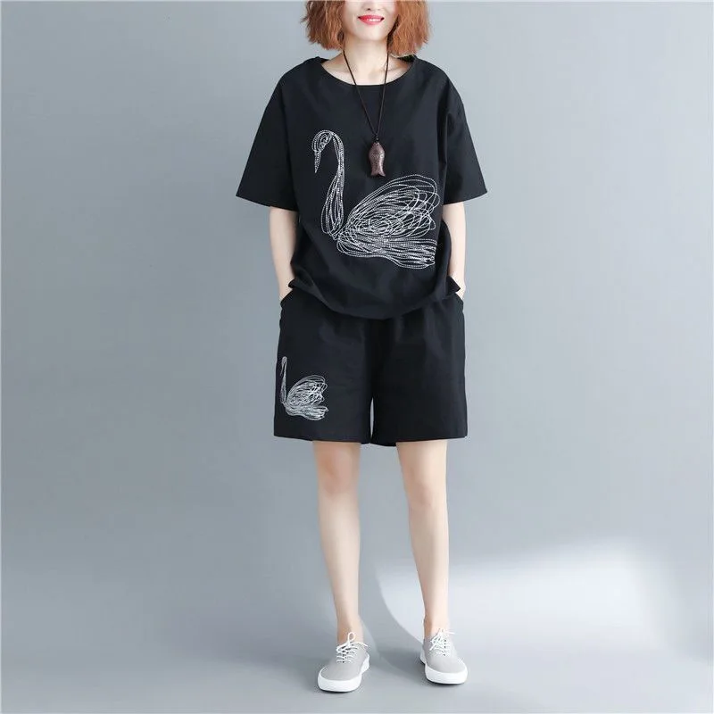 Sports Women's Set 2025 New Spring/Summer Korean Round Neck Top Casual Shorts Two Piece Set
Sports Women's Set 2025 New Spring/Summer Korean Round Neck Top Casual Shorts Two Piece Set
