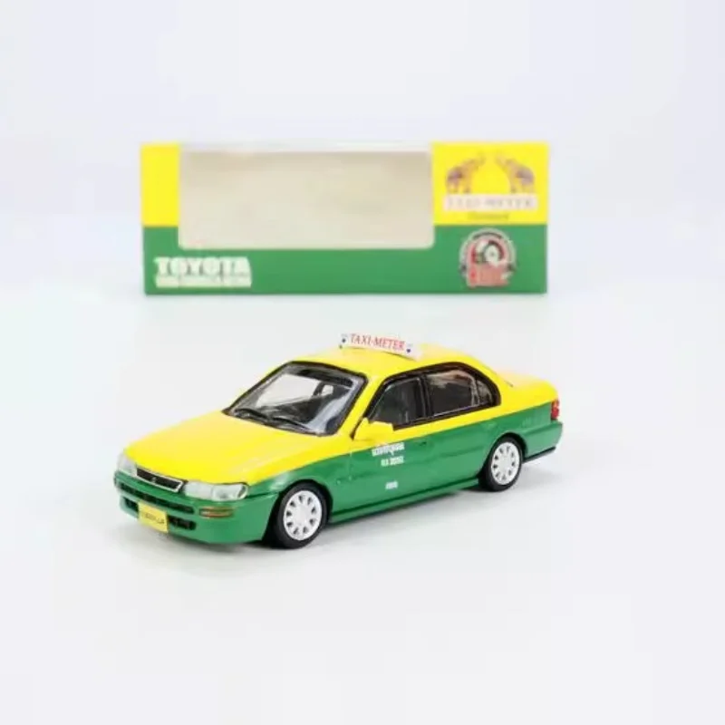 Литой под давлением BMC, масштаб 1:64, Corolla 1996 AE100, Таиланд, такси, модель автомобиля из сплава, Коллекционная игрушка, подарок, сувенир, украшение для дисплея
Литой под давлением BMC, масштаб 1:64, Corolla 1996 AE100, Таиланд, такси, модель автомобиля из сплава, Коллекционная игрушка, подарок, сувенир, украшение для дисплея