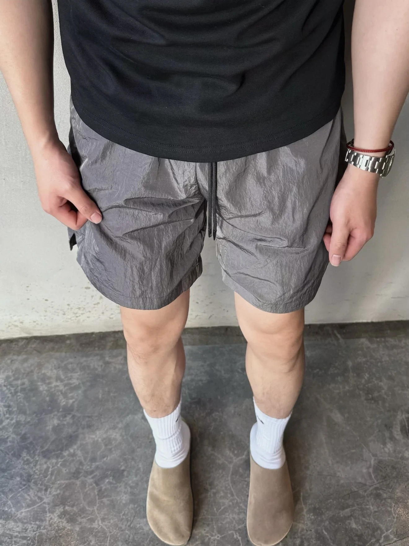 American Style Metal Texture Grey Sports Quick Dry Five-Point Pants Men Summer Casual All-Match Loose Knee-Length Shorts
American Style Metal Texture Grey Sports Quick Dry Five-Point Pants Men Summer Casual All-Match Loose Knee-Length Shorts