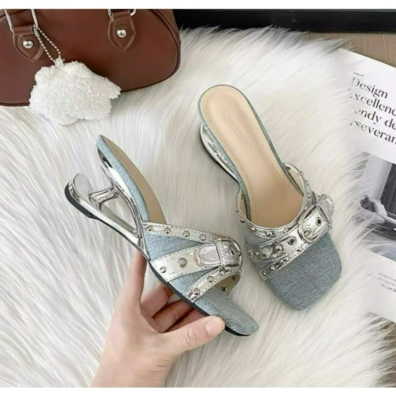 2026 Summer New Women's Fashion Square Toe Flip-Flops Sexy Open Toe Sandals Casual Comfortable Vacation High Heels Selling
2026 Summer New Women's Fashion Square Toe Flip-Flops Sexy Open Toe Sandals Casual Comfortable Vacation High Heels Selling