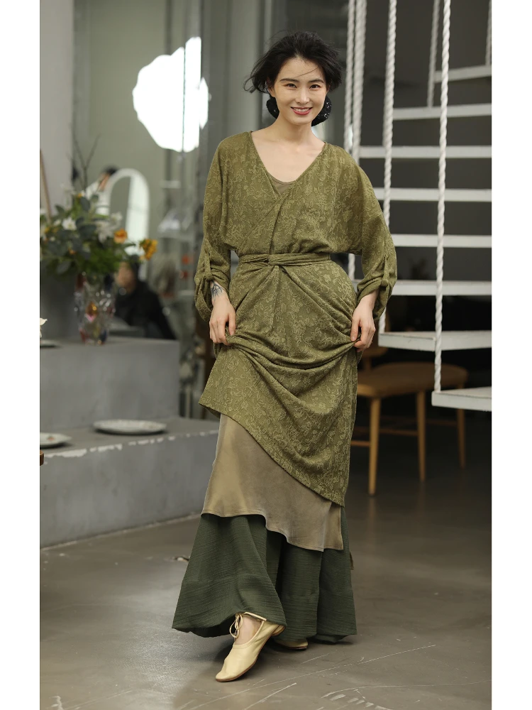 Comfortable Soft Wool Floral Embroidery Dr Interactive Design 0 Ways to Wear High Waist A-Line Skirt Long Sve V-Ne
Comfortable Soft Wool Floral Embroidery Dr Interactive Design 0 Ways to Wear High Waist A-Line Skirt Long Sve V-Ne