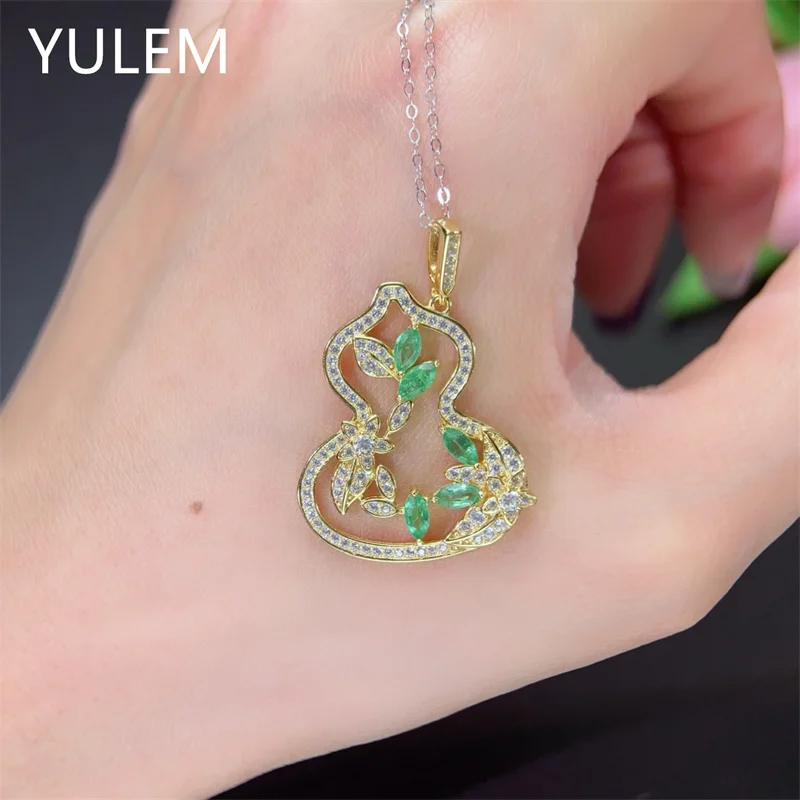 Classic Luxurious Ladies pendant Natural Emerald S925 Sterling Silver Fashion Designer
Classic Luxurious Ladies pendant Natural Emerald S925 Sterling Silver Fashion Designer