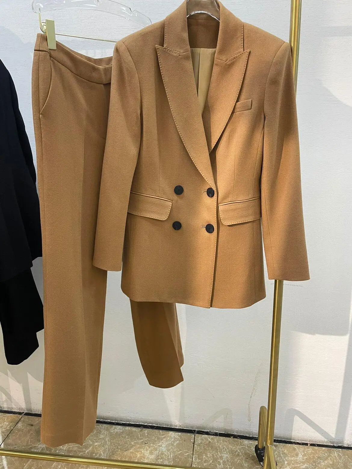 Women's formal double breasted fashionable double breasted business style suit
Women's formal double breasted fashionable double breasted business style suit