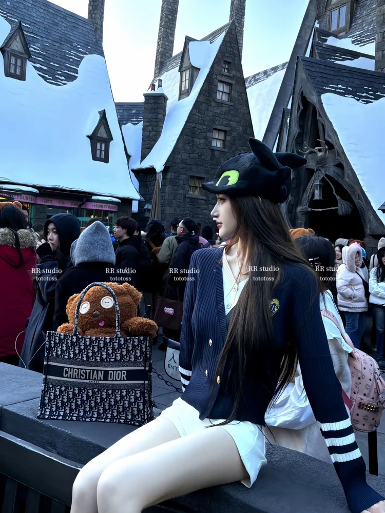 Женский вязаный кардиган Seoul 25FW с V-образным вырезом, приталенный, на двубортной застежке, повседневный, свободного кроя, из мягкого хлопка, с длинными рукавами
Женский вязаный кардиган Seoul 25FW с V-образным вырезом, приталенный, на двубортной застежке, повседневный, свободного кроя, из мягкого хлопка, с длинными рукавами