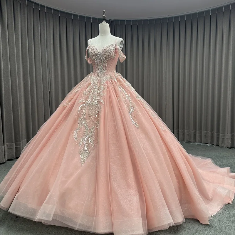 Customized Shiny Pink Off Shoulder Quinceanera Dress Lace sequin applique crystal Long tail vestidos de 15 Quinceanera
Customized Shiny Pink Off Shoulder Quinceanera Dress Lace sequin applique crystal Long tail vestidos de 15 Quinceanera