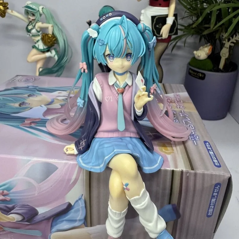13.8CM Anime Hatsune Miku Love suit jacket Kawaii Action Figure PVC Doll Model Toys ornament Desktop Decoration Gifts
13.8CM Anime Hatsune Miku Love suit jacket Kawaii Action Figure PVC Doll Model Toys ornament Desktop Decoration Gifts