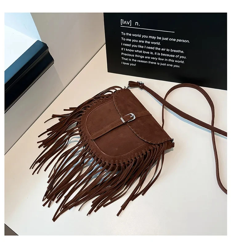 2025 Fashion Suede Shoulder Bags Rivet Tassel Shoulder Crossbody Bags For Women Large Capacity Solid Color Hobo Bag
2025 Fashion Suede Shoulder Bags Rivet Tassel Shoulder Crossbody Bags For Women Large Capacity Solid Color Hobo Bag