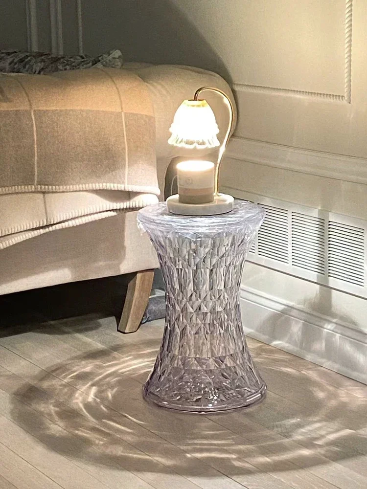 Taburete bajo de acrílico, silla creativa de plástico, cristal transparente Hot sales
Taburete bajo de acrílico, silla creativa de plástico, cristal transparente Hot sales
